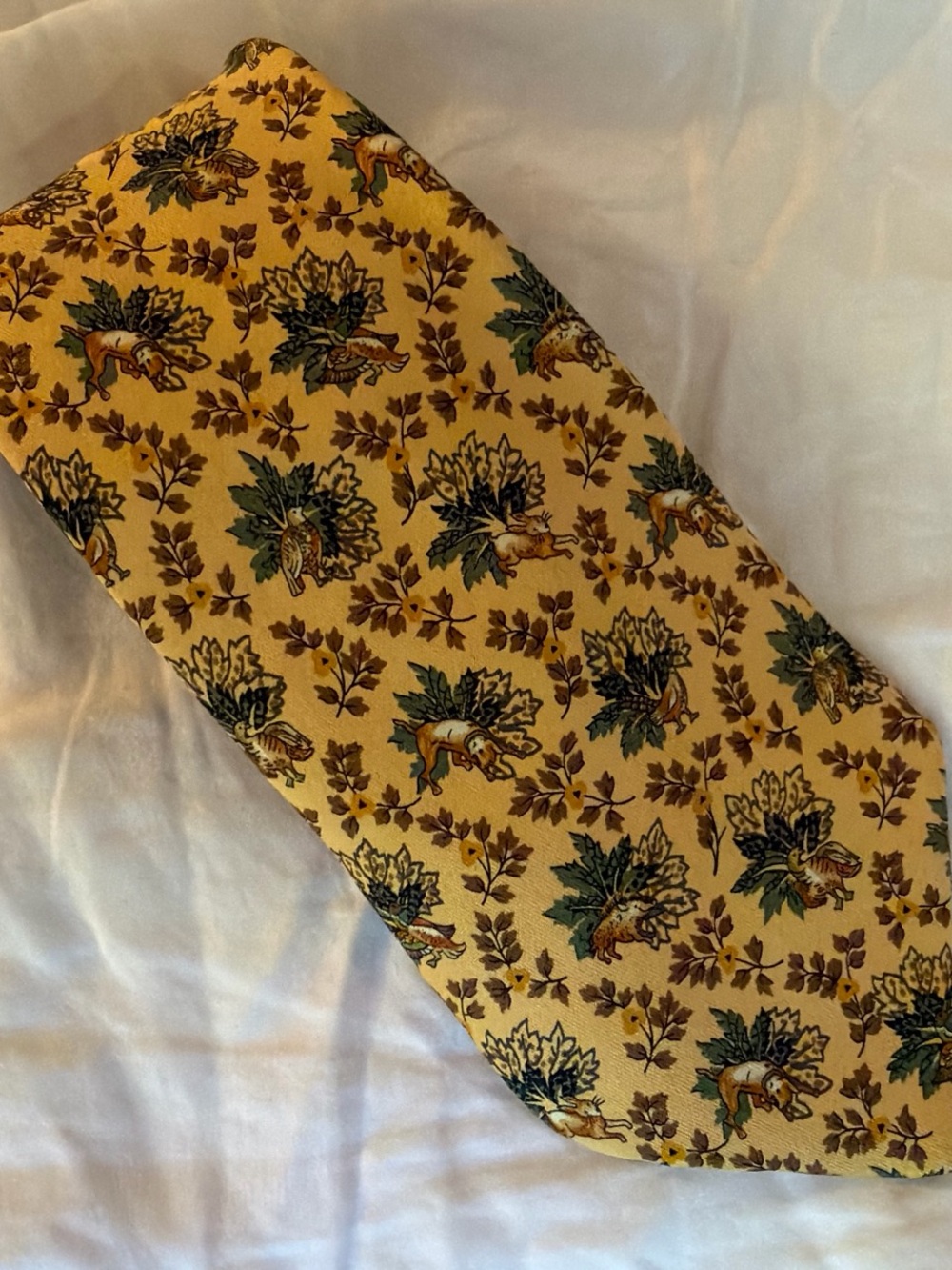 🦆🐇Salvatore Ferragamo Yellow Hunting Tie with Dogs, Ducks, Pheasants and Rabbits
